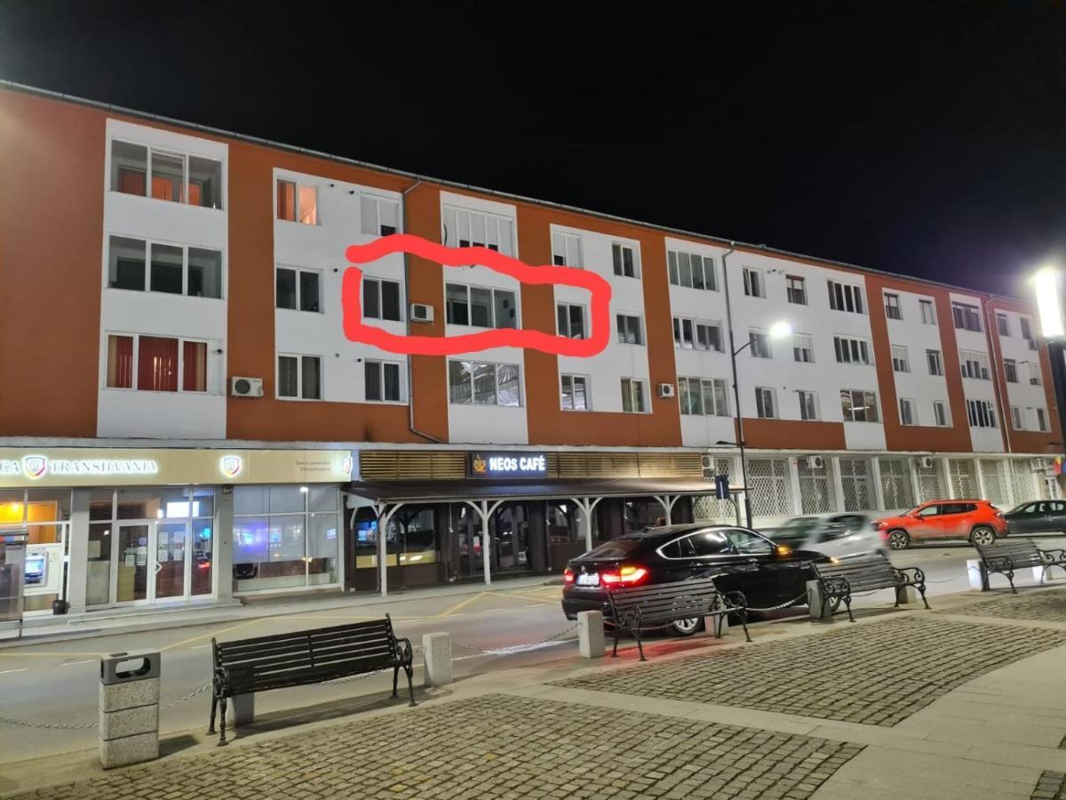 Apartament Ultra Central 1 Apartment Hunedoara Exterior photo