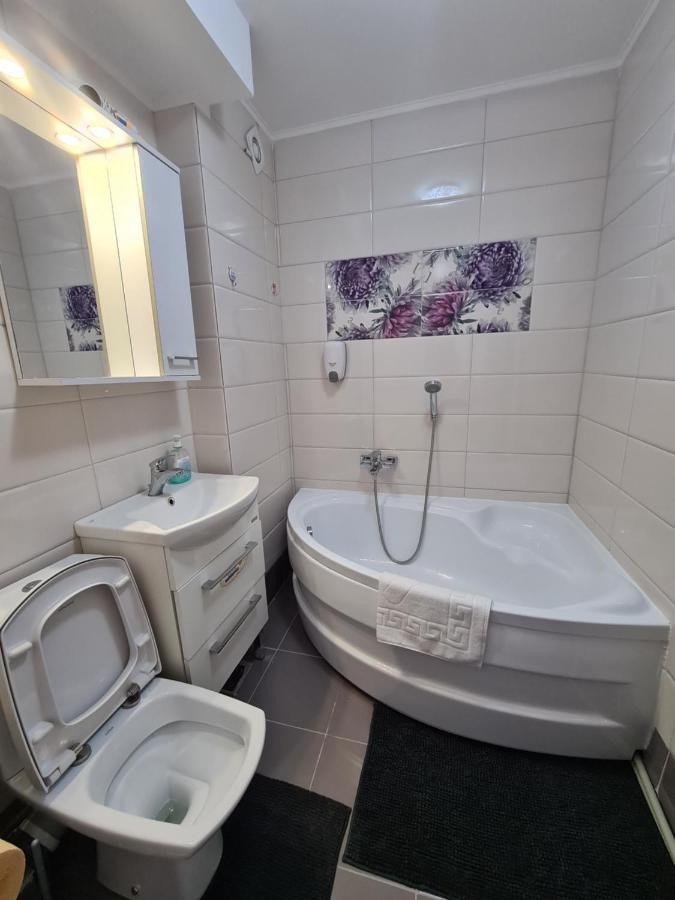 Apartament Ultra Central 1 Apartment Hunedoara Exterior photo